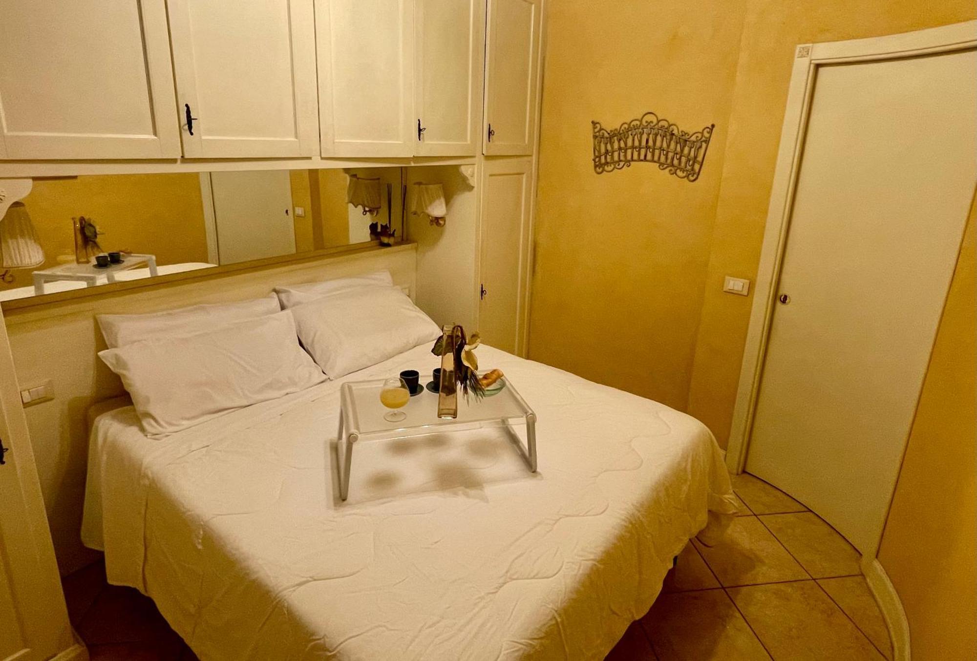 Apartamento Doctor House Desenzano Desenzano del Garda Exterior foto