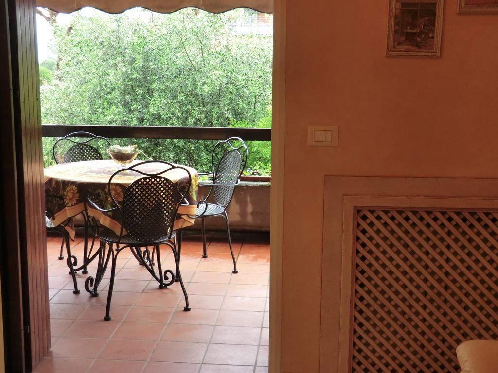 Apartamento Doctor House Desenzano Desenzano del Garda Exterior foto